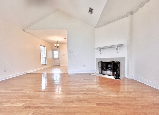 Building Photo - Charming 2 Bed, 2 Bath Home in Myrtle Grov...
