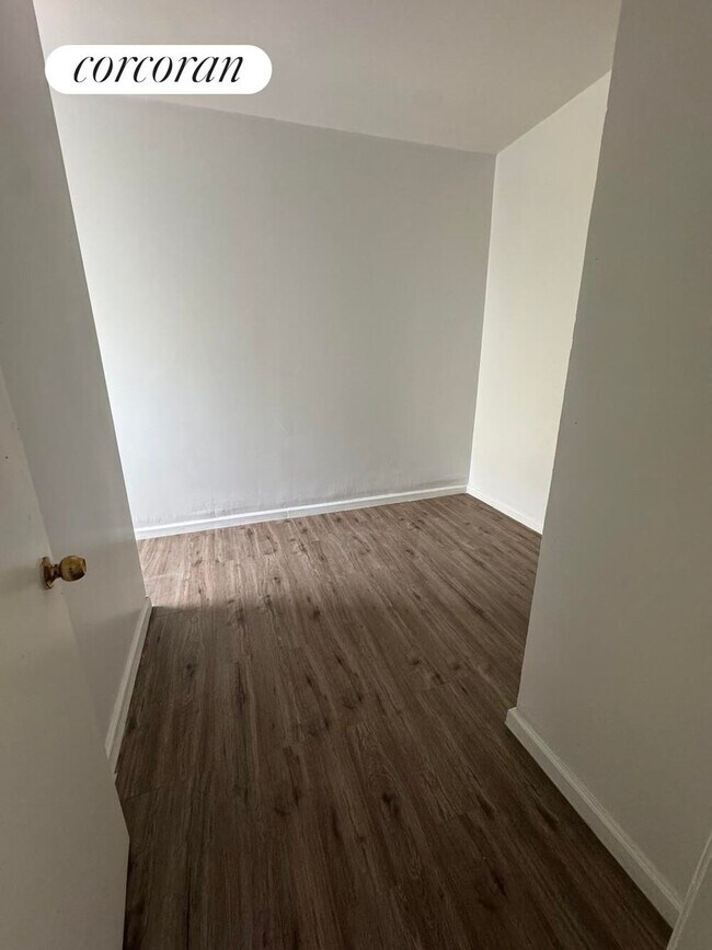 Building Photo - 1526 Pacific St