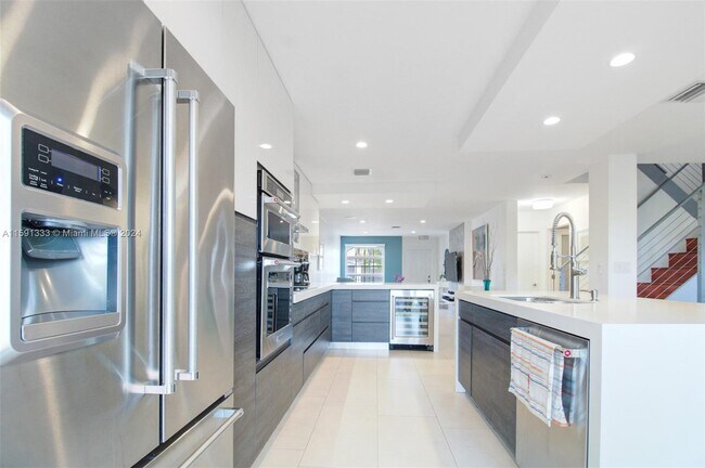 Building Photo - 5050 NW 116th Ct