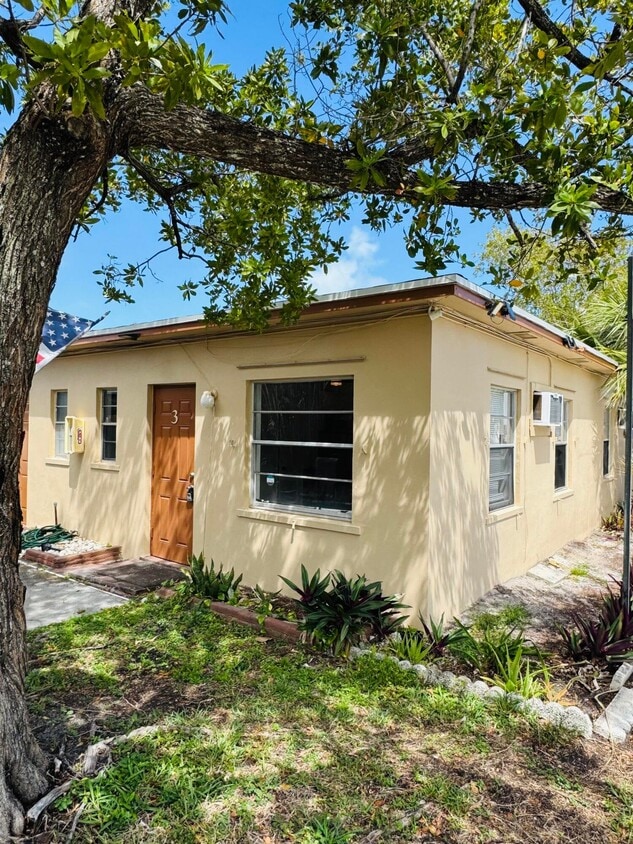 Photo - 1101 N Federal Hwy (Lake Worth Beach, FL)