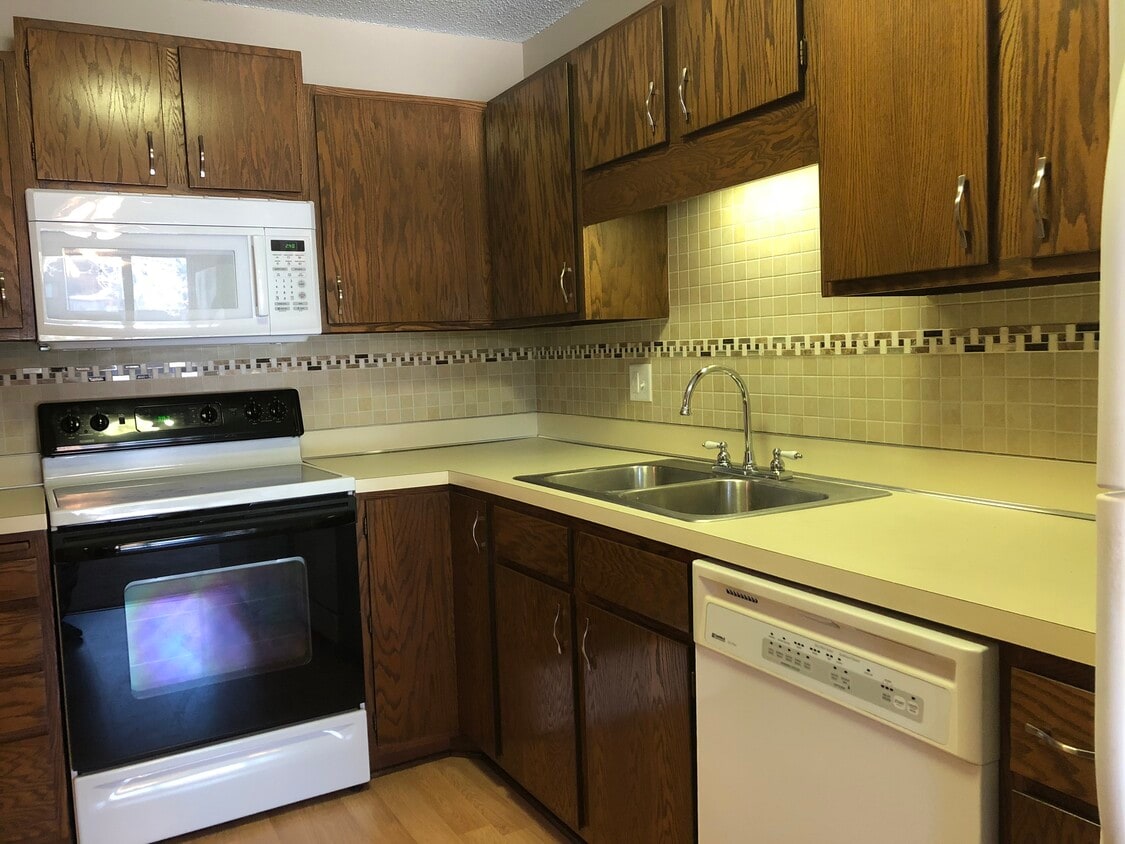 Primary Photo - 7501 W 101st St