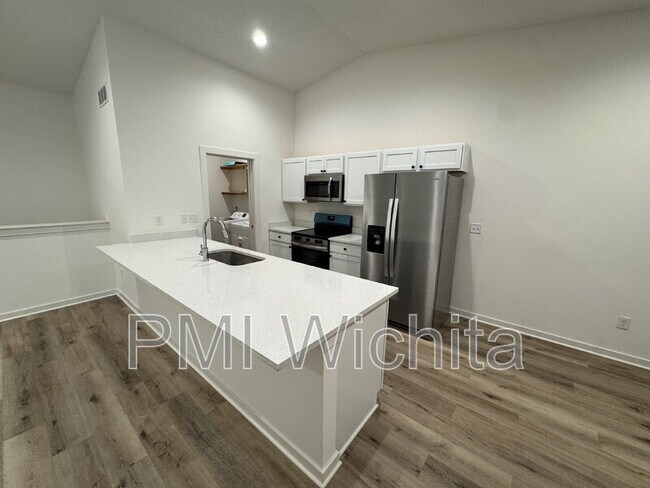 Foto del edificio - 5375 N Pinecrest Ct