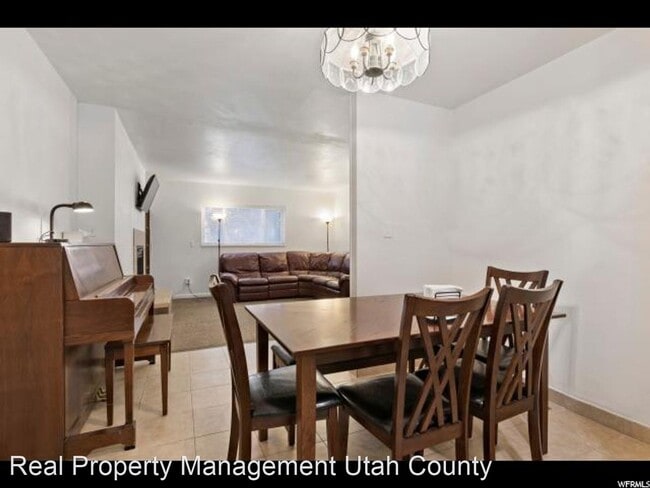 Building Photo - 3 br, 1 bath House - 1438 North Amiron Way...