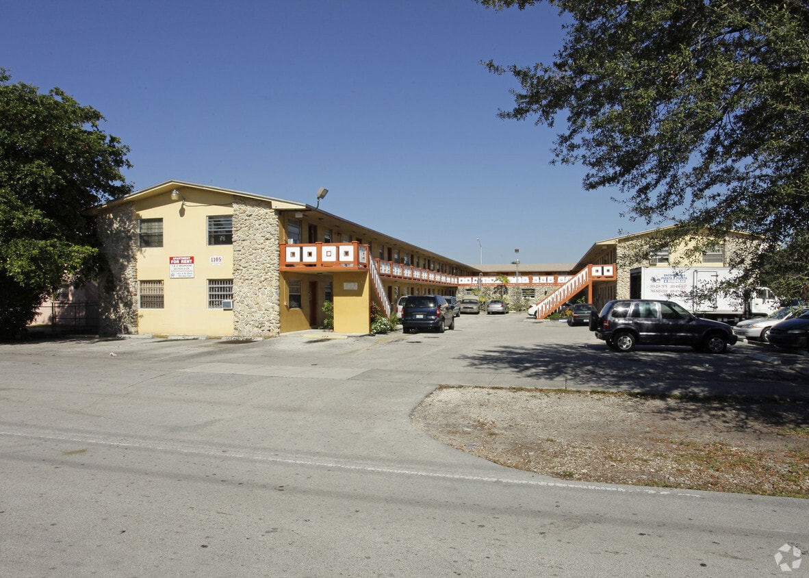 Primary Photo - 1085 W 76th St