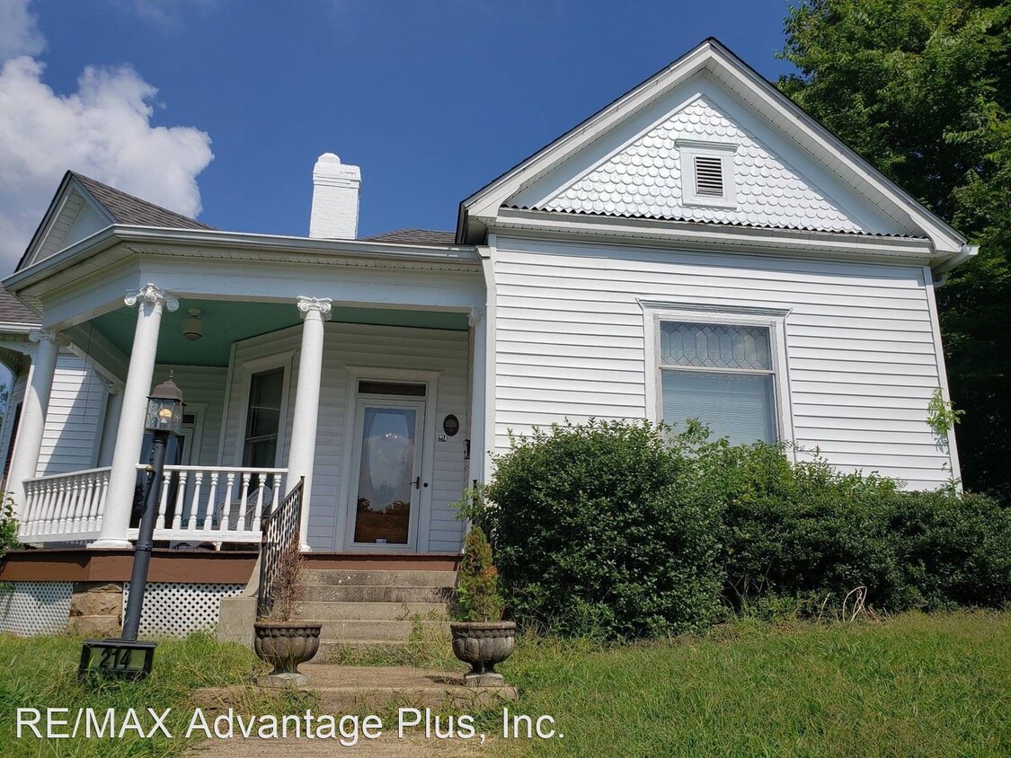 Primary Photo - 2 br, 2 bath House - 214 N. Main Street