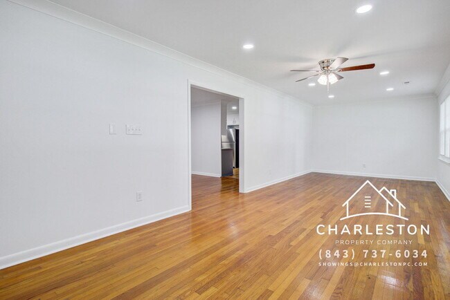 Building Photo - 816 E Estates Blvd