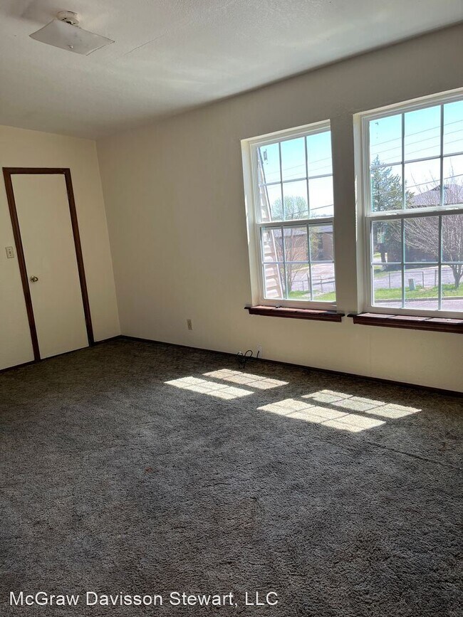 Building Photo - 2 br, 1 bath House - 1126 E 16th