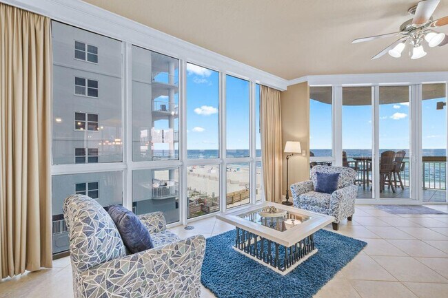 Foto del edificio - 825 W Beach Blvd