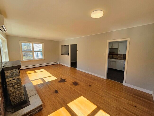 Building Photo - 19 Third St