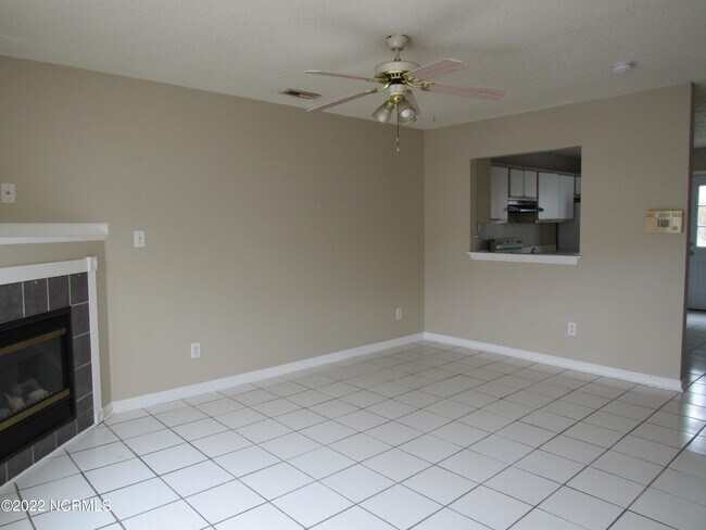 Building Photo - 206 Meadowbrook Ln
