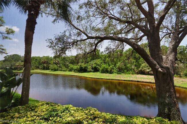 Foto del edificio - 4451 Riverwatch Dr