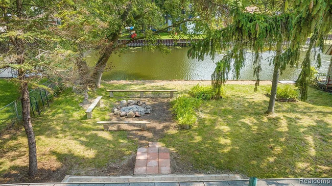 Foto del edificio - 35381 Dern Dr