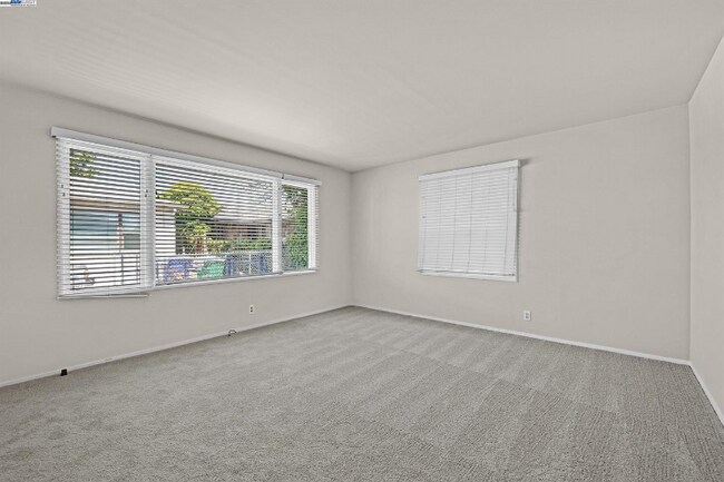 Foto del edificio - 14616-14616 Pansy St