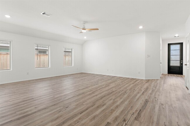 Building Photo - 7602 Angels Lndg Ln