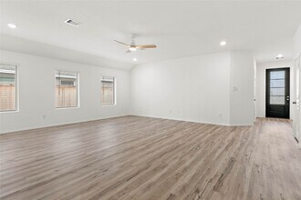 Building Photo - 7602 Angels Lndg Ln