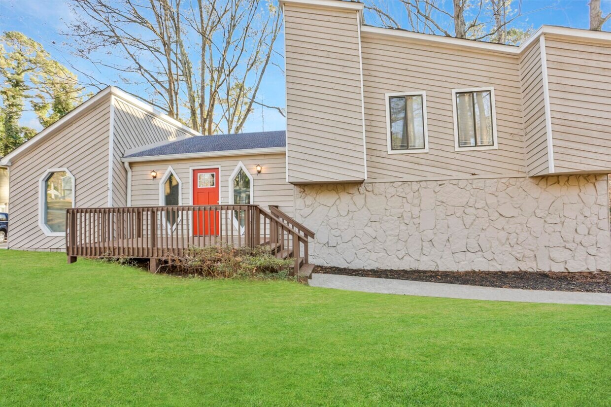 Primary Photo - 5296 Cumberland Way