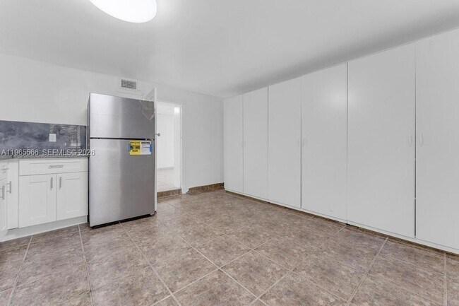 Foto del edificio - 5831 Taylor St