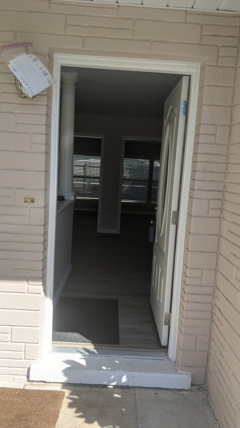 Primary Photo - 2042 Harley Ave