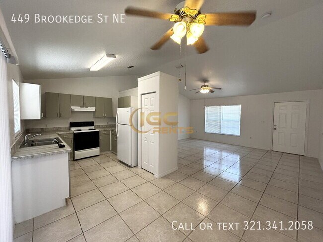 Foto del edificio - 449 Brookedge St NE