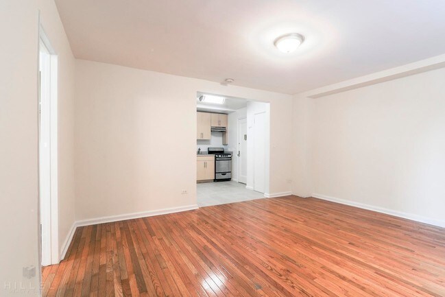 Foto del edificio - 9960 64th Ave