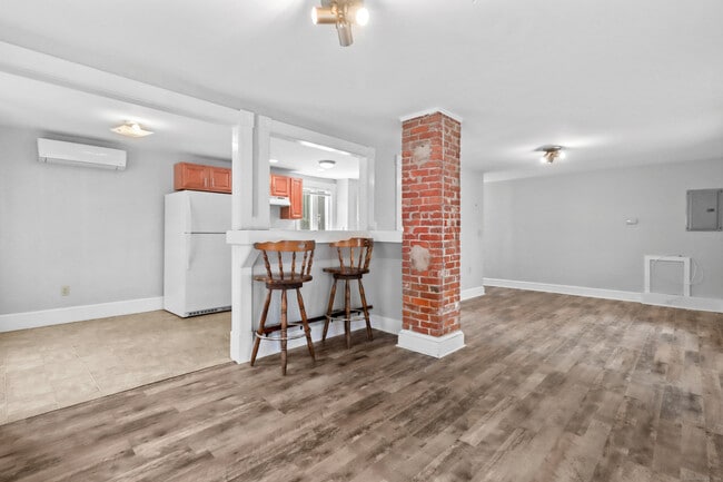 Building Photo - 310 Flanders Rd