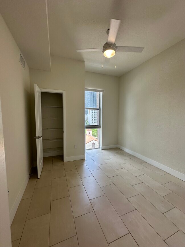 Foto del edificio - 511 NE 27th St