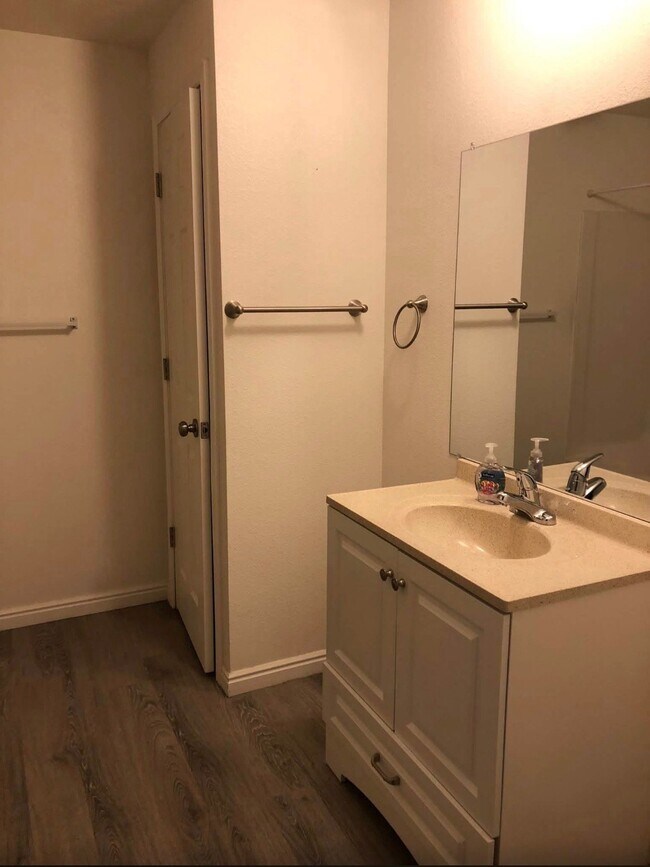 Foto del edificio - 3276 Cedar Grove Ln