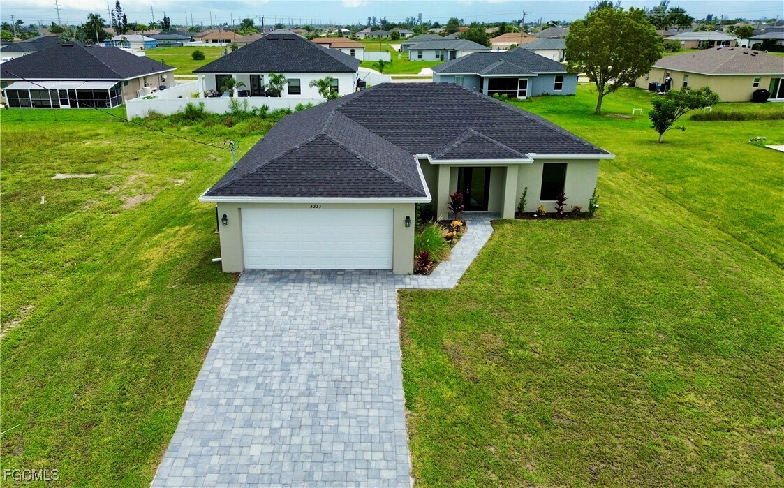 Foto principal - 2223 NW 8th Pl