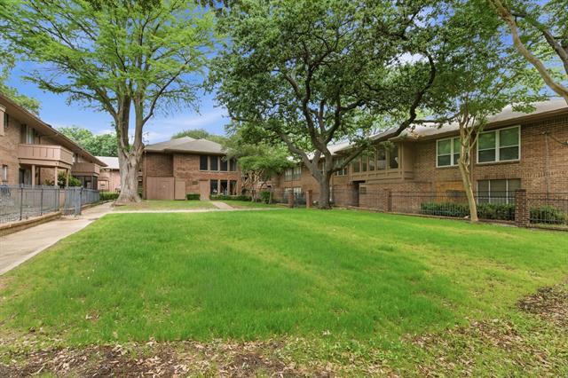 Foto del edificio - 10566 High Hollows Dr