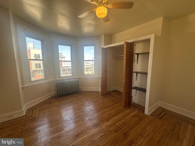 Foto del edificio - 5628 Warrington Ave