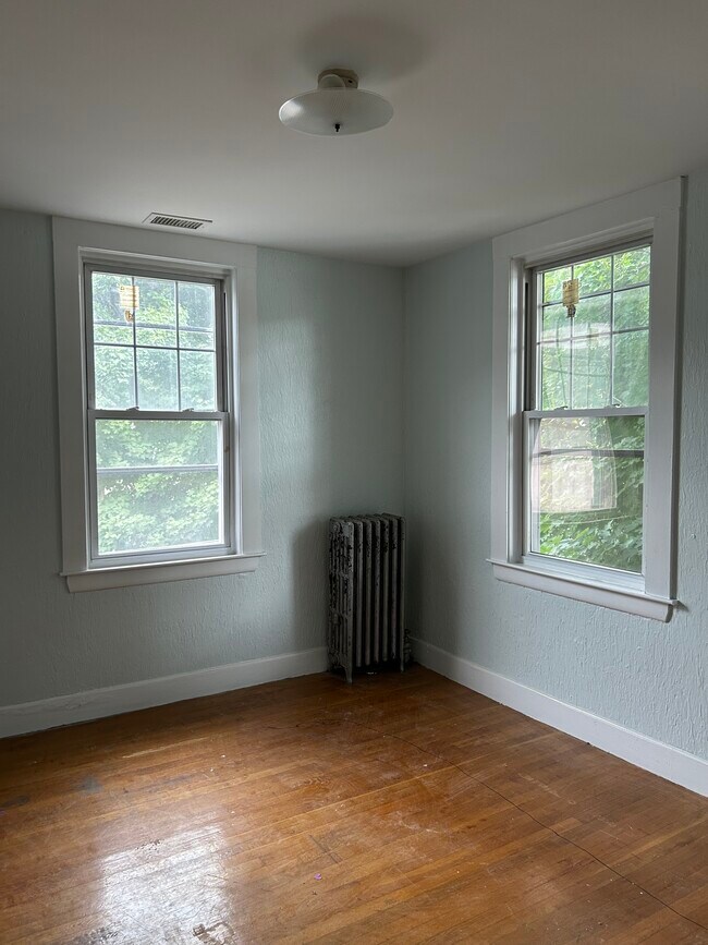 Building Photo - 65 Whiting St
