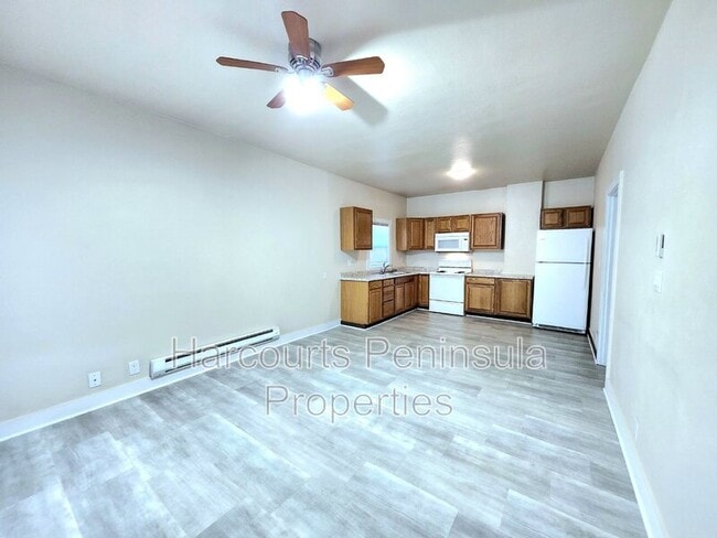 Building Photo - 2305 6th St