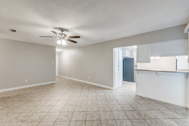 Foto del edificio - Comfortable & Stylish 3-Bedroom Home in Grand Prairie