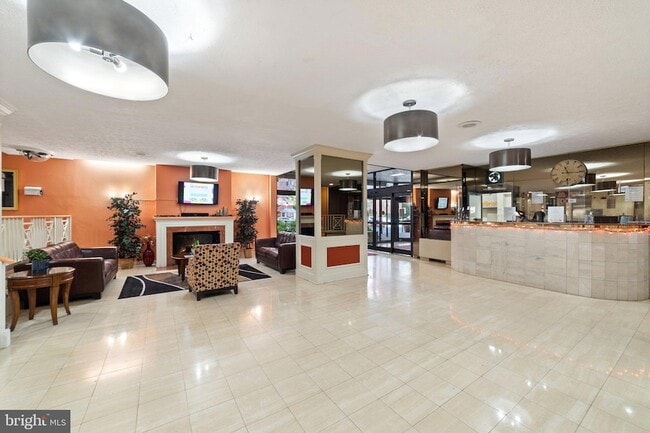 Photo - 1021 Arlington Blvd Apartment