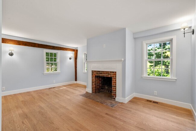 Building Photo - 157 Farm Rd