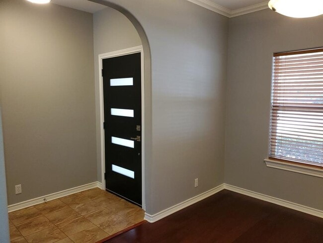 Building Photo - 5504 Longhorn Landing