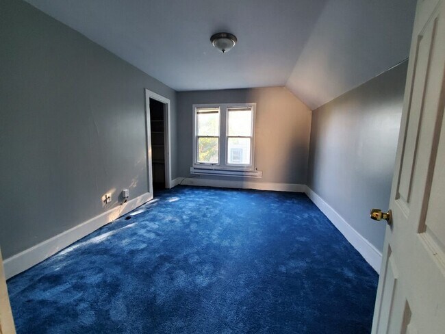 Habitación #1 - 523 McCourtie St