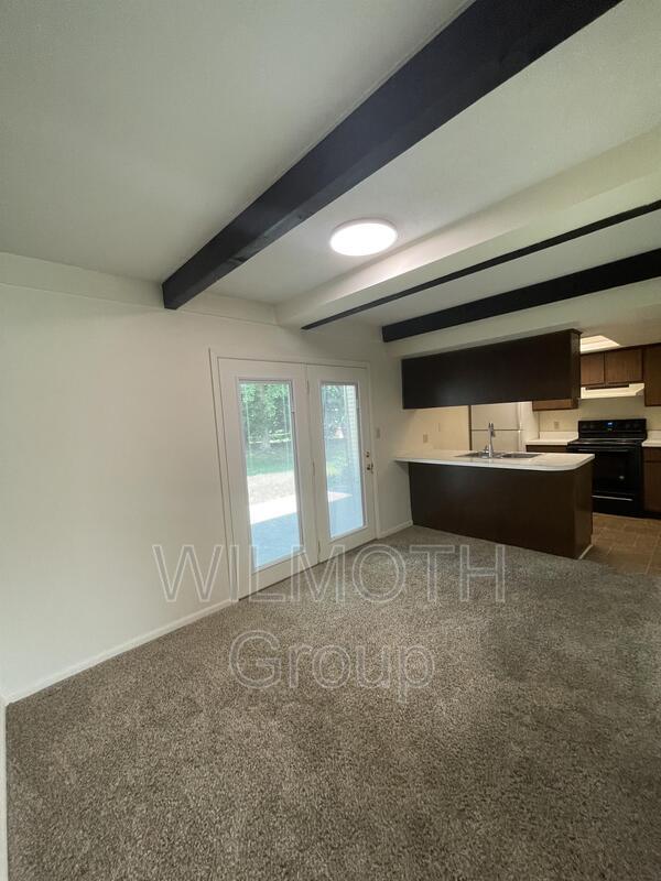 Building Photo - 3135 Wedgewood Ct