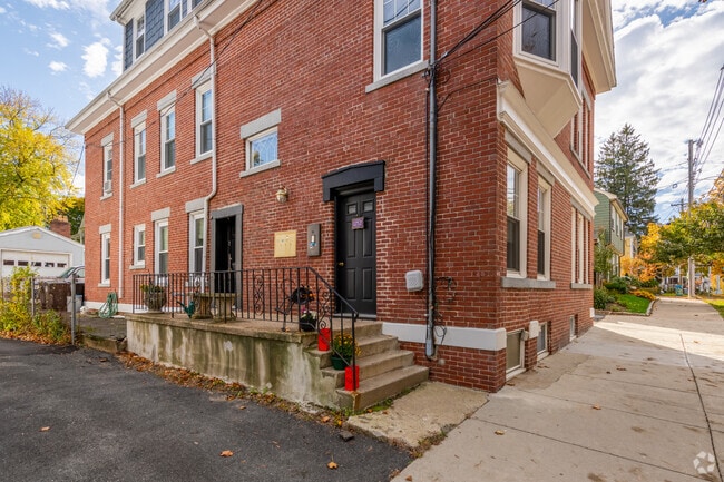 Entrance - 42 Broad St
