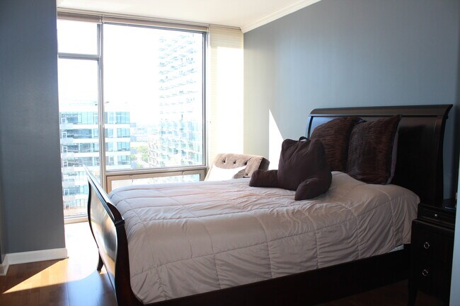 Foto del edificio - 100 E 14th St