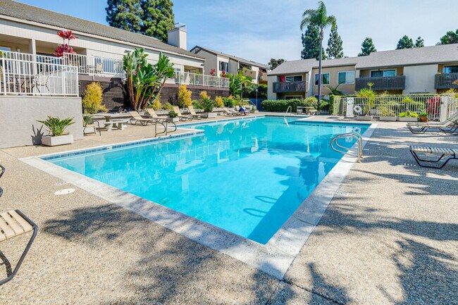 Foto del edificio - 8540 Via Mallorca Via