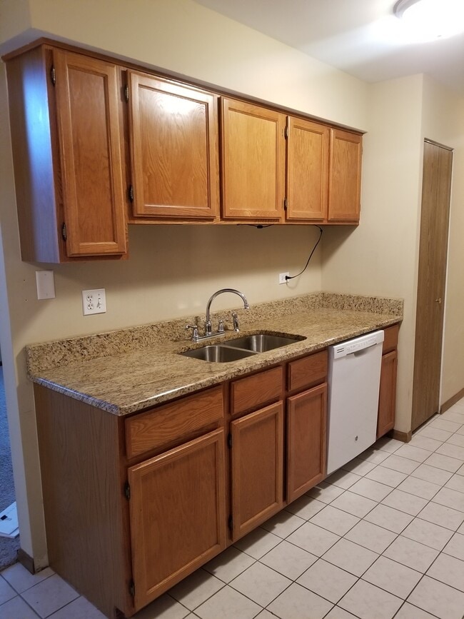 Building Photo - 3S126 Timber Dr