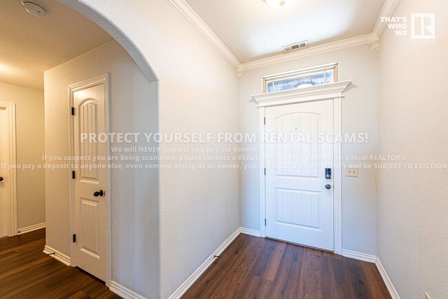 Building Photo - 3705 W Amour Dr