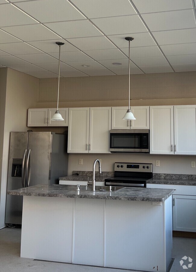 Building Photo - 3776 E Hammond Ave