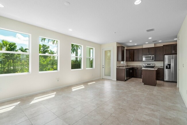 Building Photo - 5250 Thatcher Ct