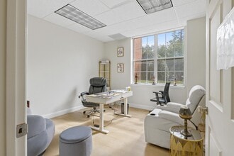 Building Photo - 3606 Maclay Blvd
