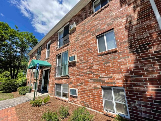 Building Photo - 93 West St