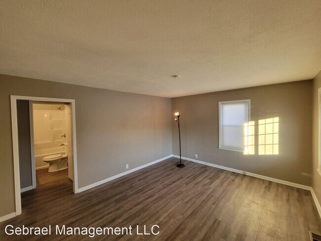Building Photo - 2 br, 1 bath House - 4028 Larchmont st