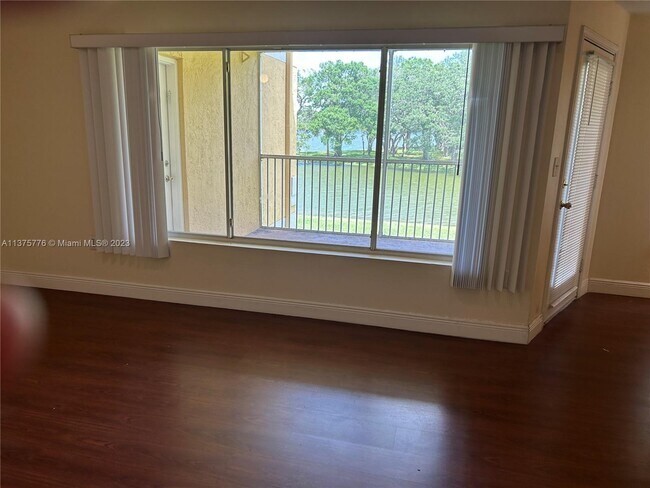 Foto del edificio - 2627 NW 33rd St