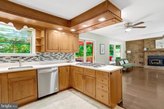 Foto del edificio - 8449 Thames St